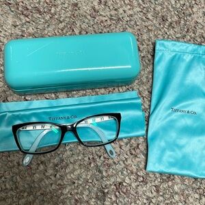 Tiffany glasses/case/dustcloth/ travel pouch- new